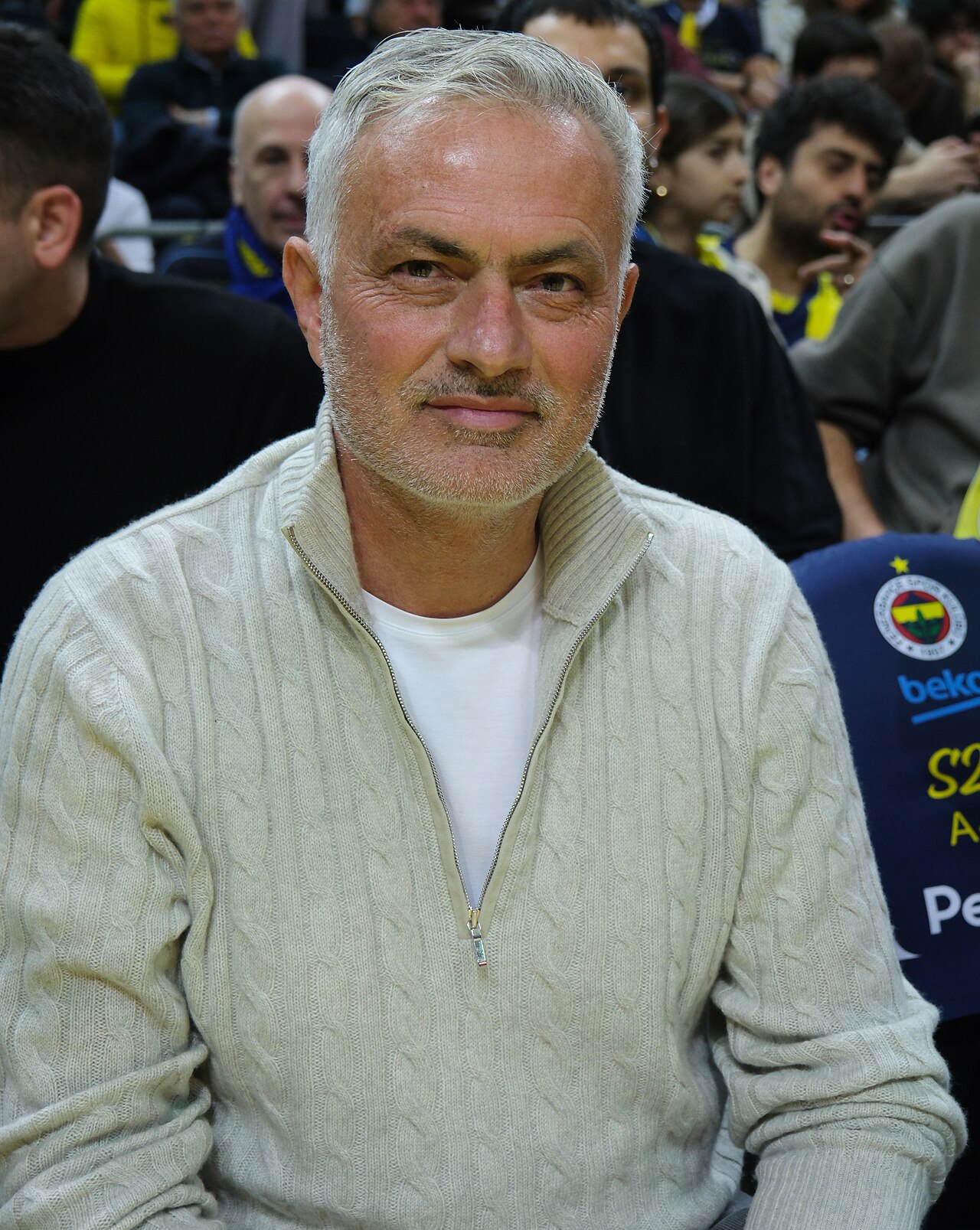 Bukan Sekadar Belanja: Rahasia Strategi 'Menang Sekarang' Mourinho di Real Madrid